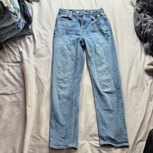 American Eagle Outfitters Women's Straight Leg Jeans in Light Blue